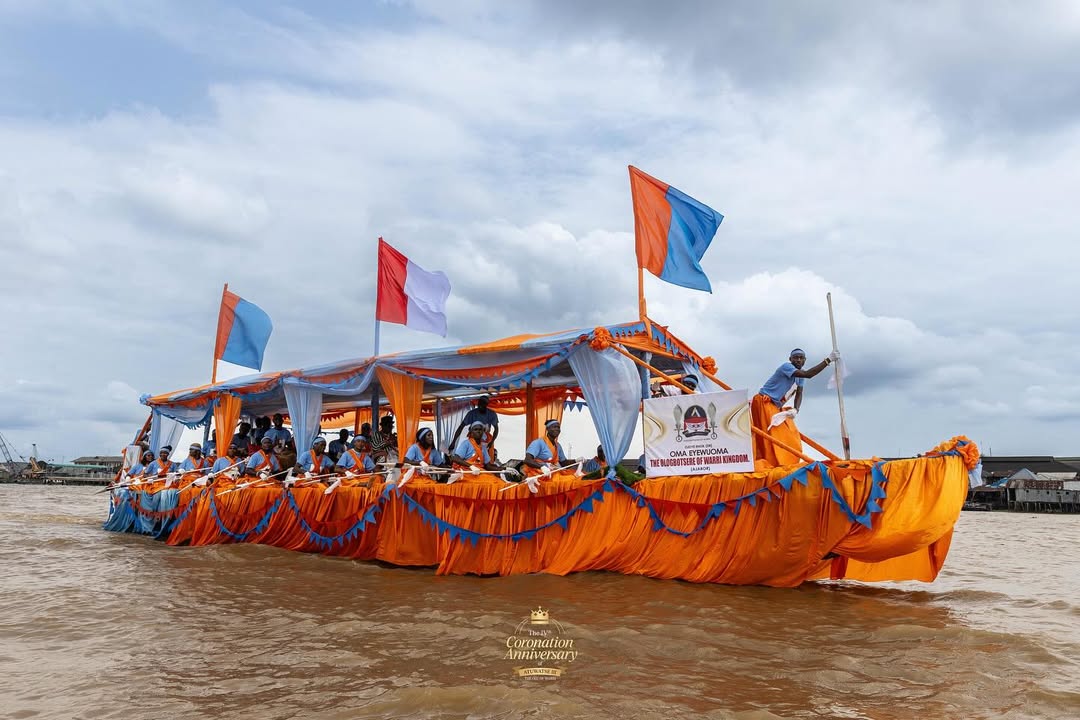 Crowds gathered at Big Warri