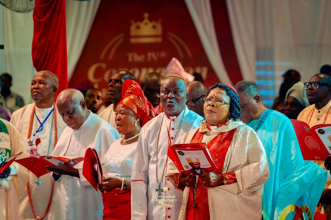 Hymns and prayers during thanksgiving