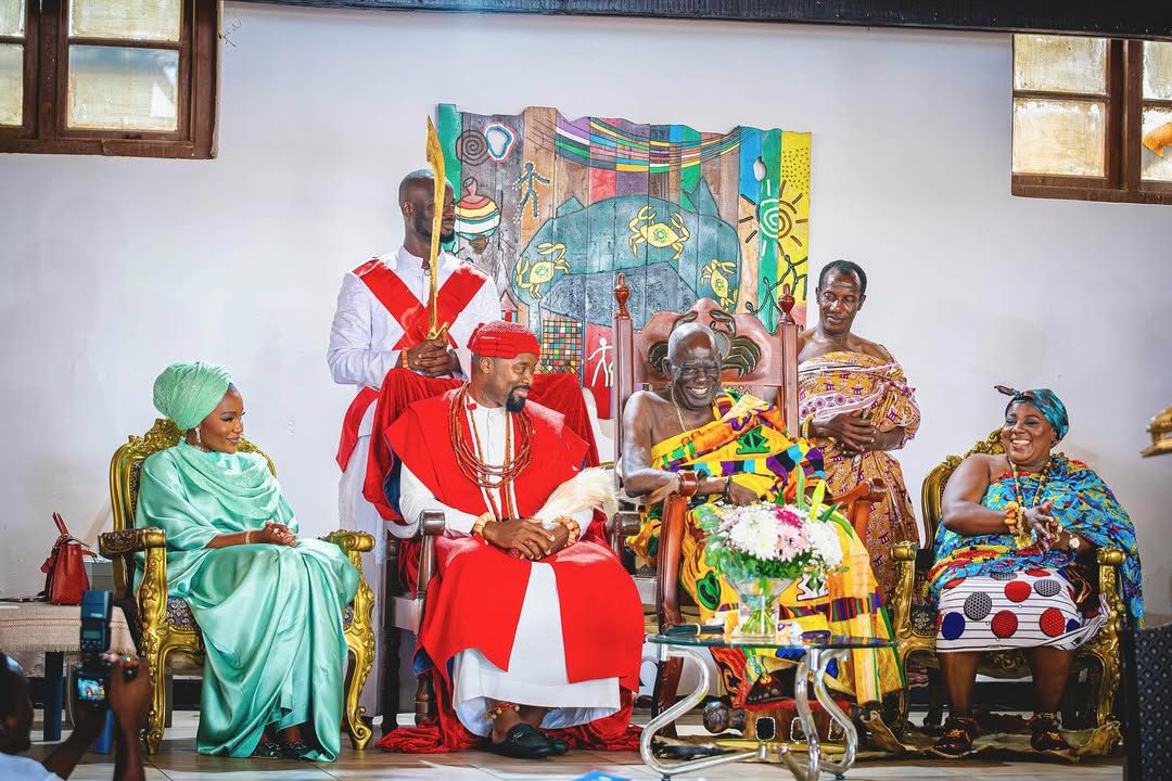 Cape Coast chiefs with Ogiame Atuwatse III