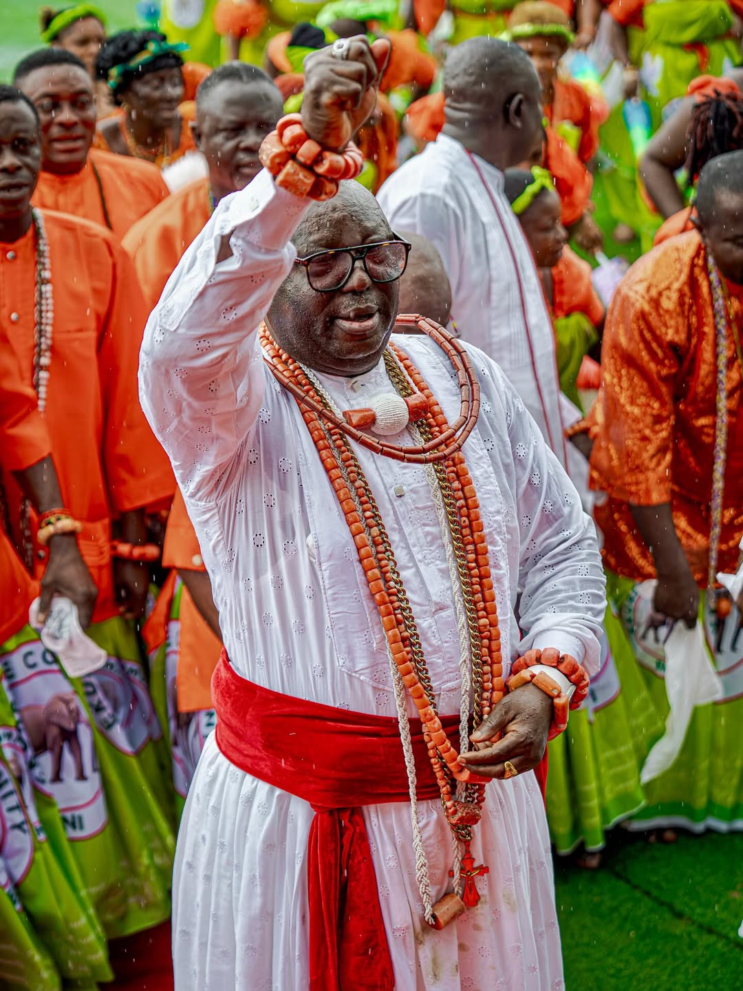 Ekurede people celebrating in the rain
