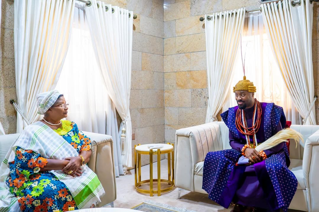 Distinguished guests at reception