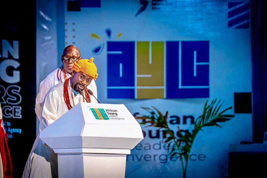 His Majesty addressing young African leaders in Freetown
