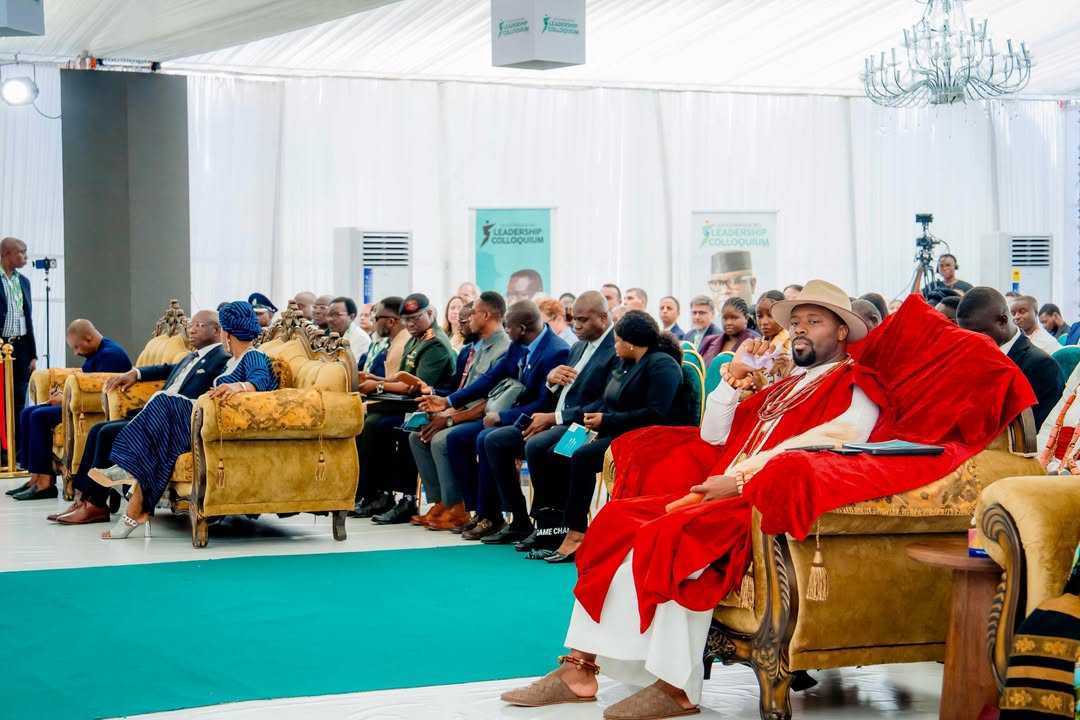 Ogiame Atuwatse III attending the closing of the colloquium